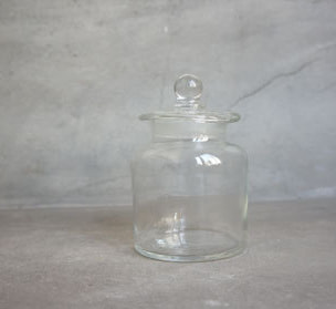 小さなガラスの保存瓶／日本